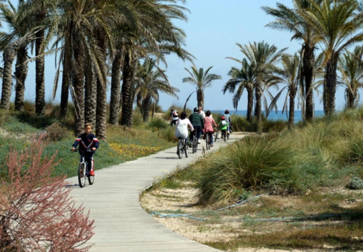Una Isla En La Ciudad Castellón de la Plana Kültér fotó